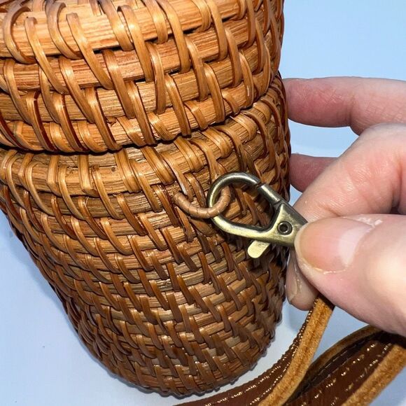 Vintage Handmade Wicker Basket and Leather Crossbody Bag - Picture 8 of 16